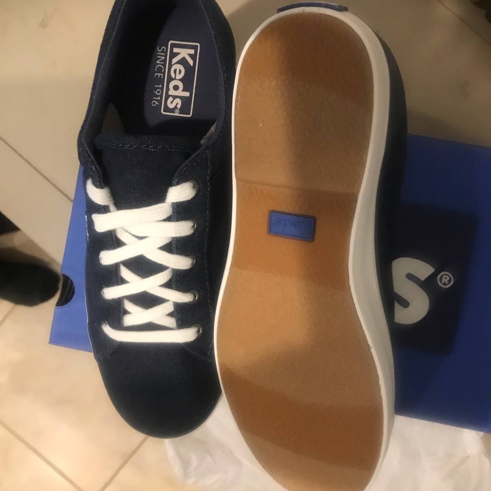 KEDS - Picture 3 of 4